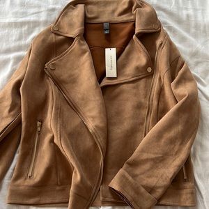 Never worn, cute jacket!